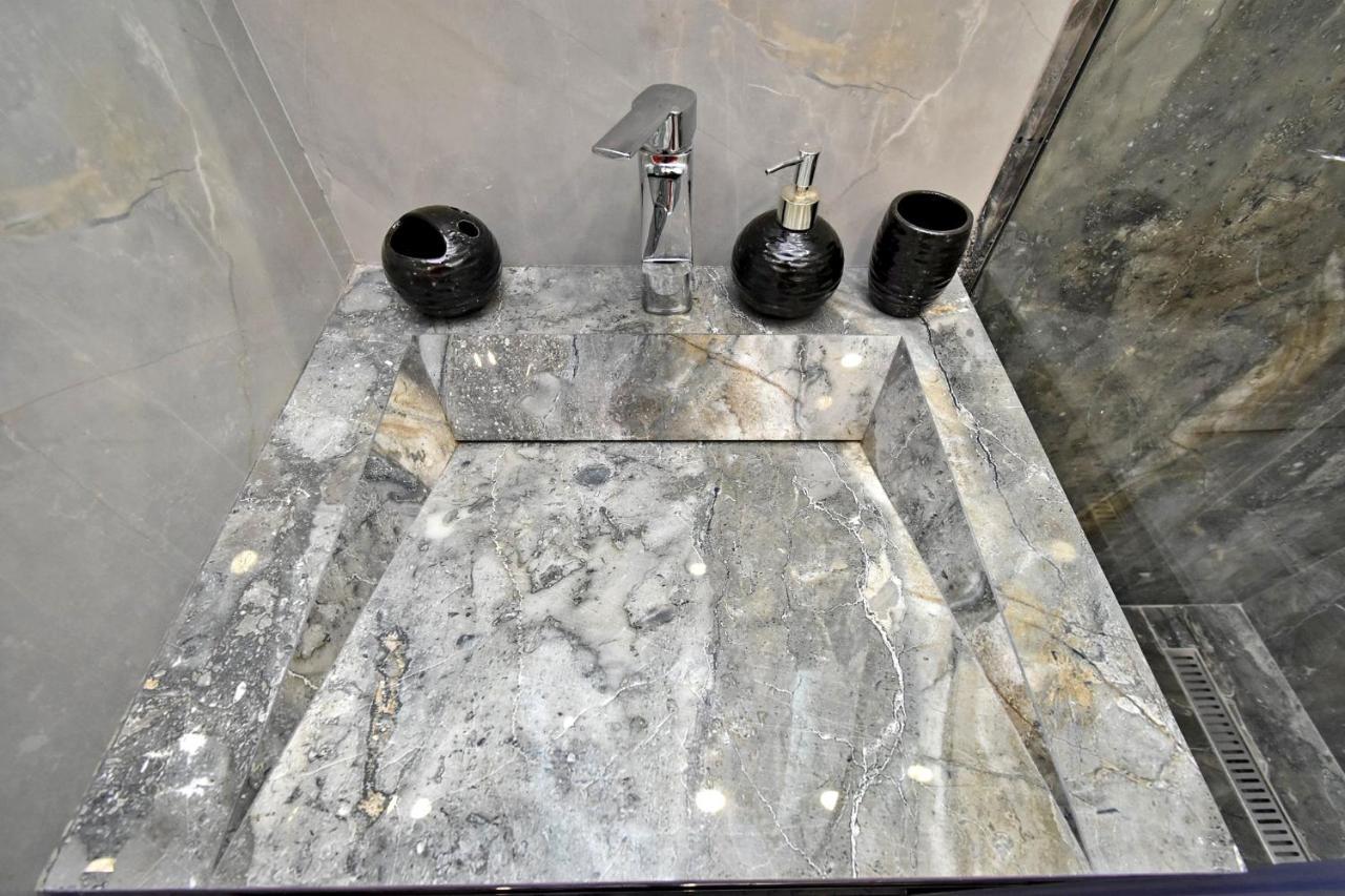 Apart House In Centr Koghbaci Strit Yerevan Ngoại thất bức ảnh